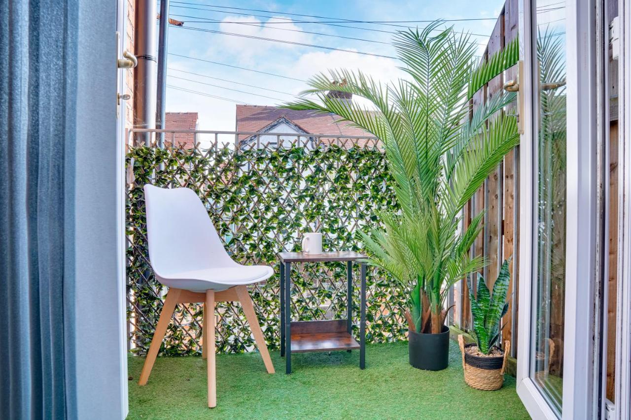 Modern 2 Bedroom Flat - 15 Minutes To Liverpool Birkenhead Ngoại thất bức ảnh