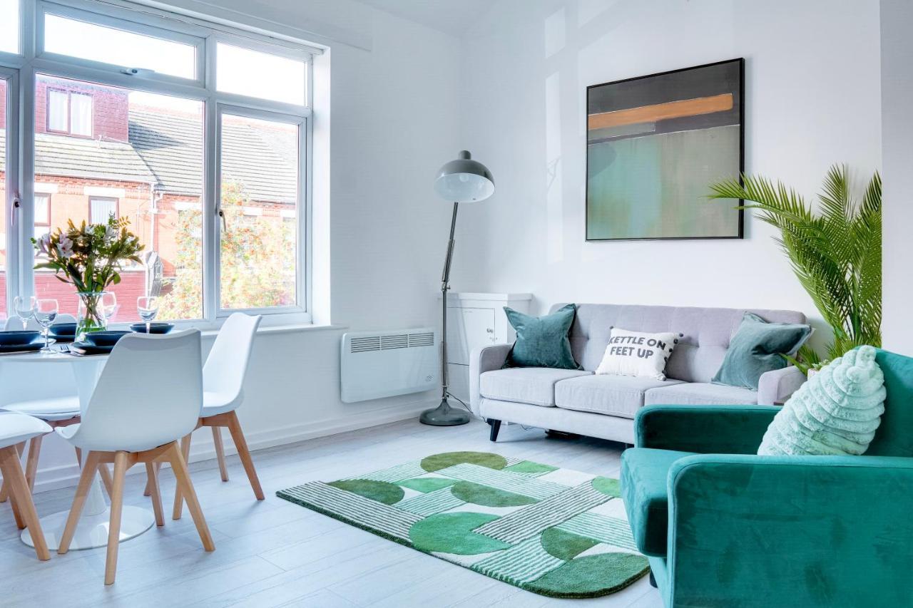 Modern 2 Bedroom Flat - 15 Minutes To Liverpool Birkenhead Ngoại thất bức ảnh